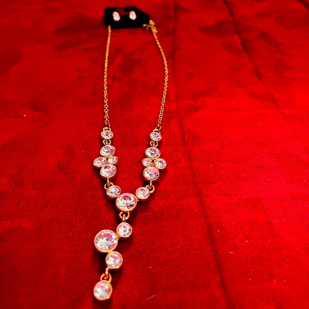 Paparazzi rhinestone necklace